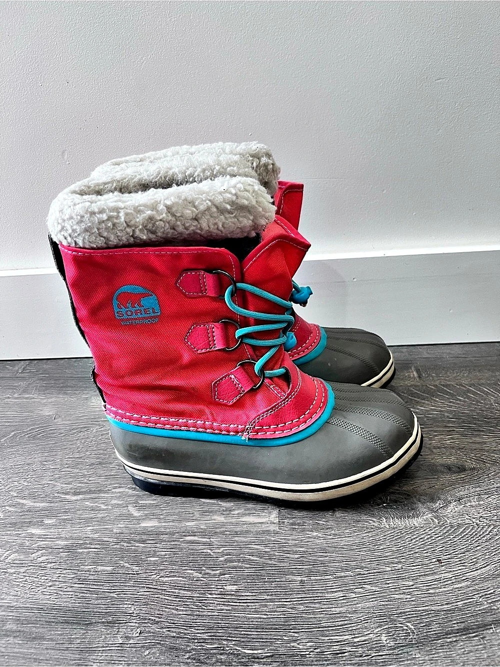 Sorel Joan of Arctic Winter Boots Pink & Gray US Big Kids size 4